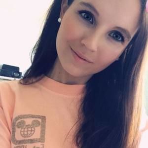 Meet your Posher, Elisa